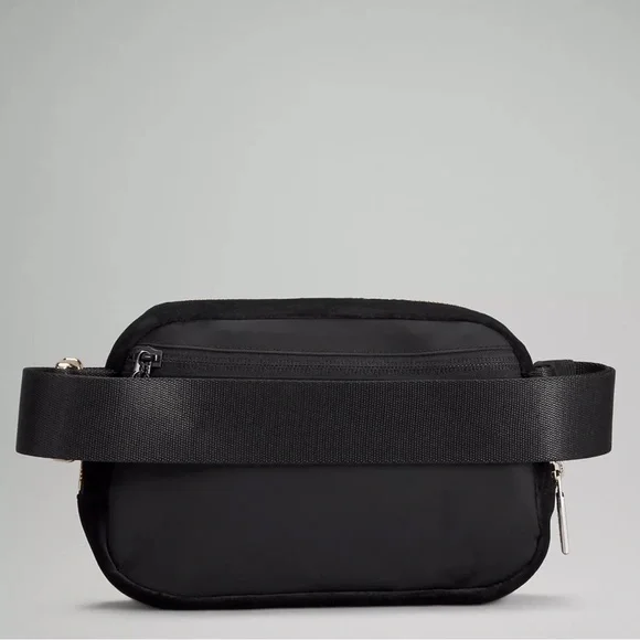Lululemon Everywhere Belt Bag Velour Black Limited Edition Crossbody EBB Nwt